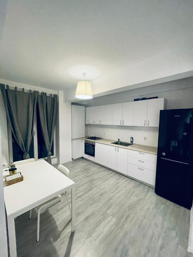 Santorini Residence Apartment Otopeni Exteriér fotografie